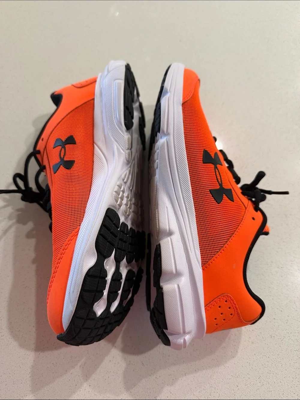 Under Armour  Orange and Black Low-Top Sneakers Size 7Y (euro 40) Men’s 7